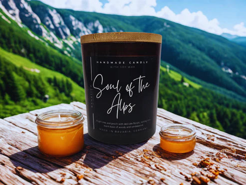 Soul of the Alps – Alpen-Duftkerze mit HoamatGfui